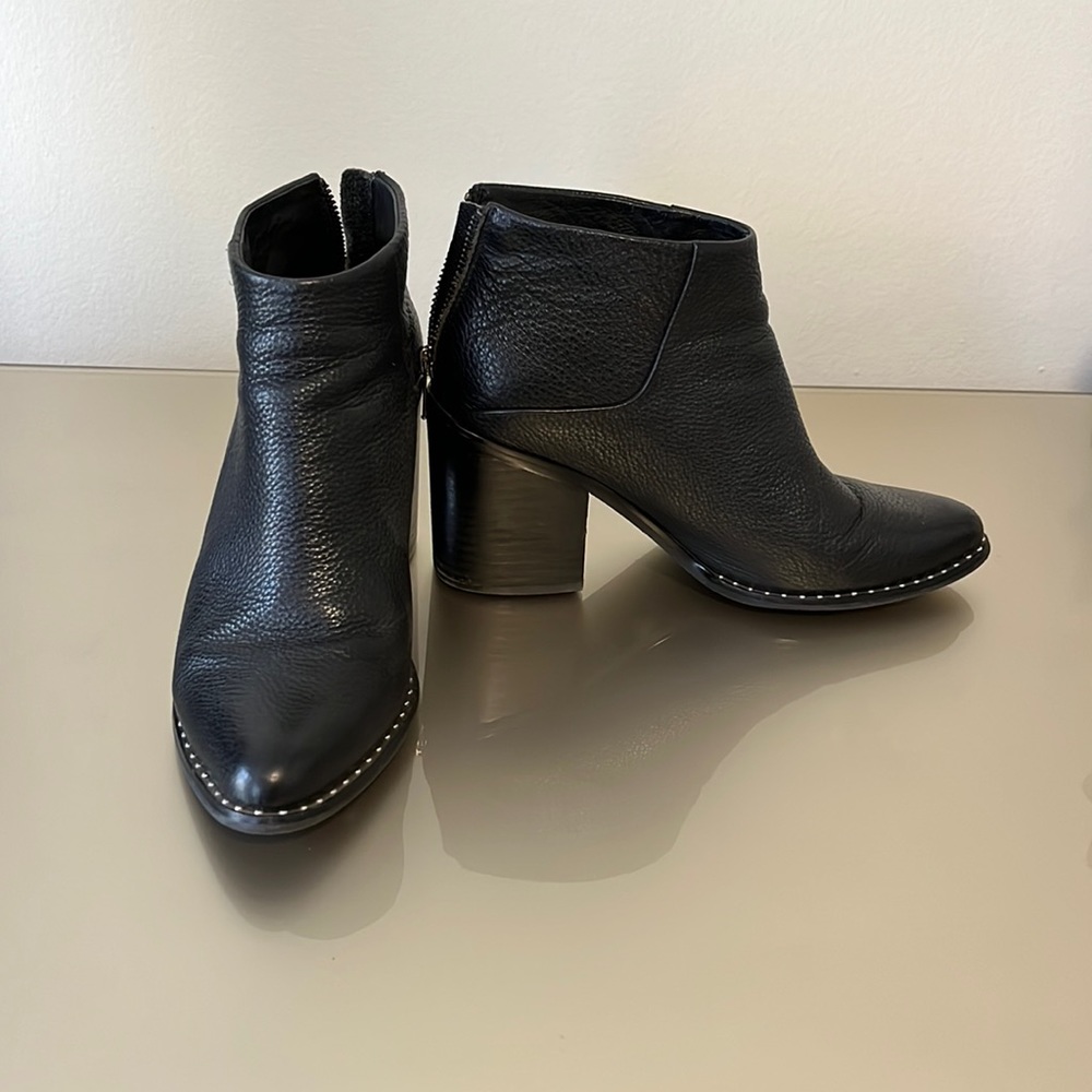 Black genuine leather solsana booties